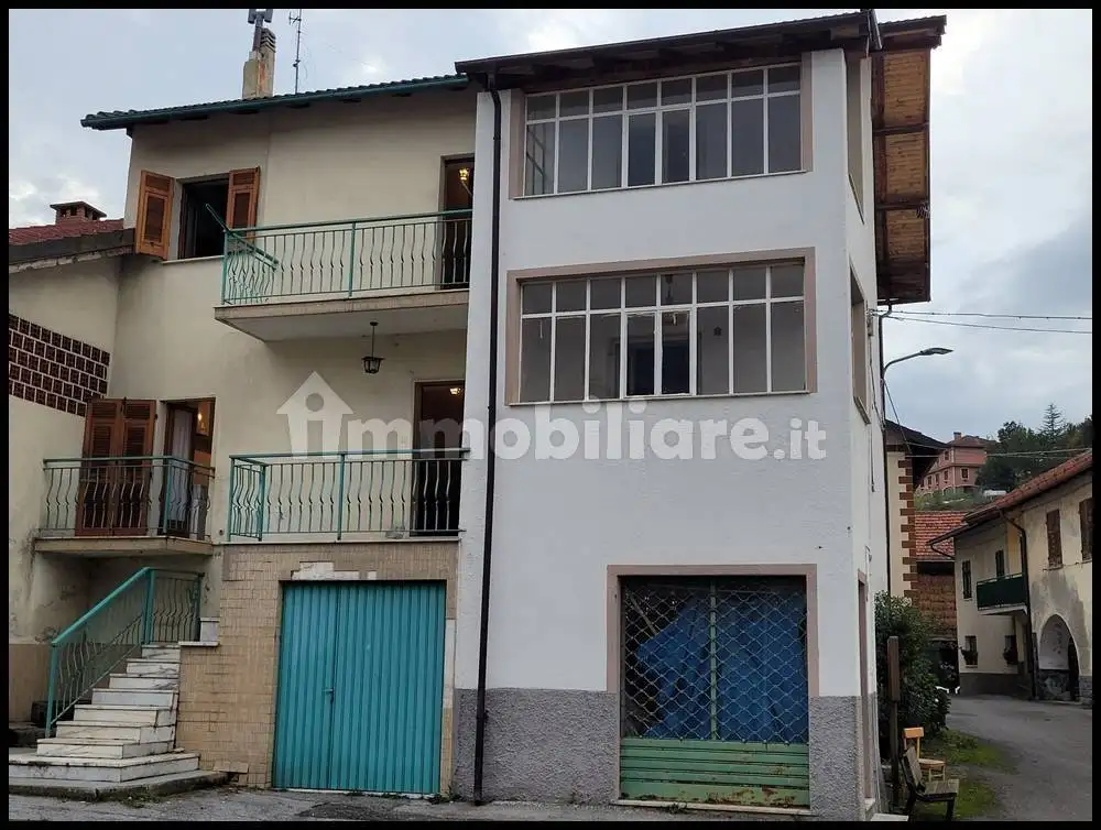 Casa indipendente in vendita a Mioglia