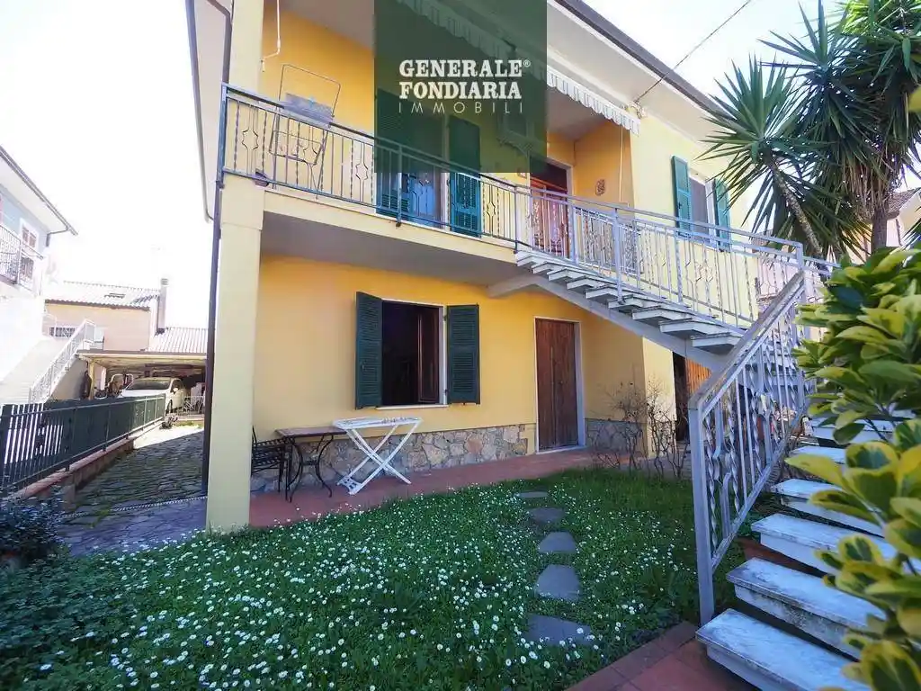 Villa in vendita a Santo Stefano di Magra