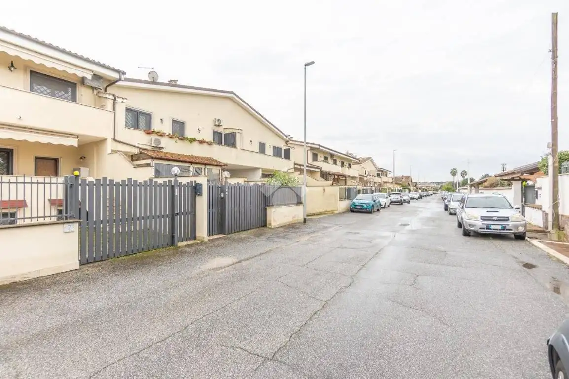 Villa a schiera in vendita a Roma