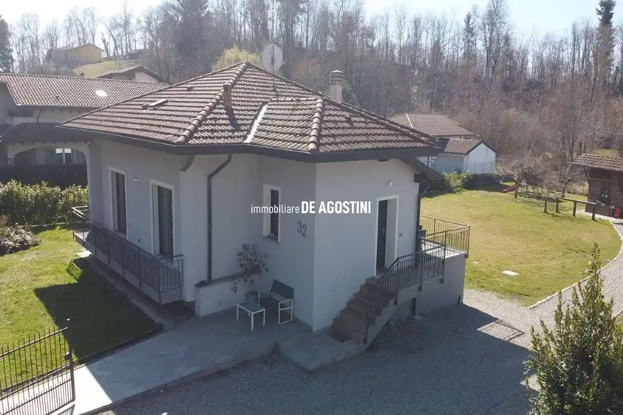 Casa indipendente in vendita a Oleggio Castello