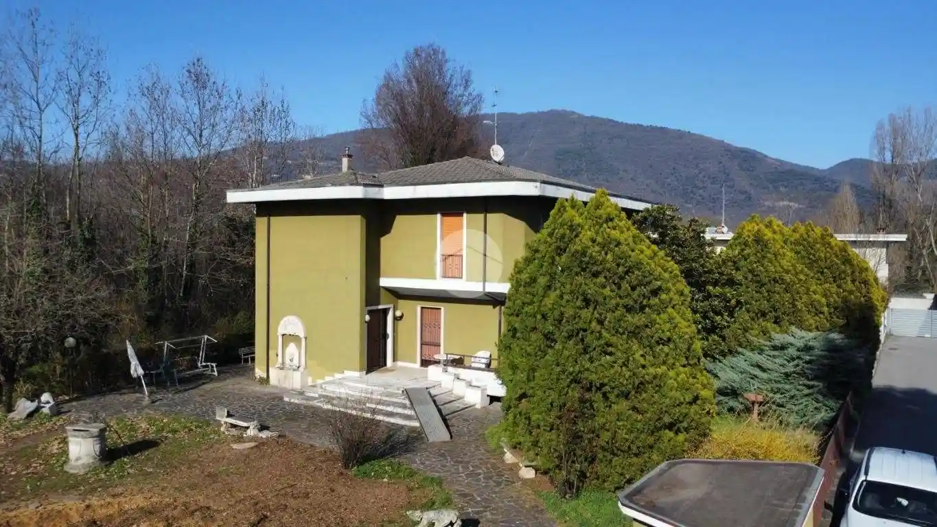 Villa in vendita a Brescia