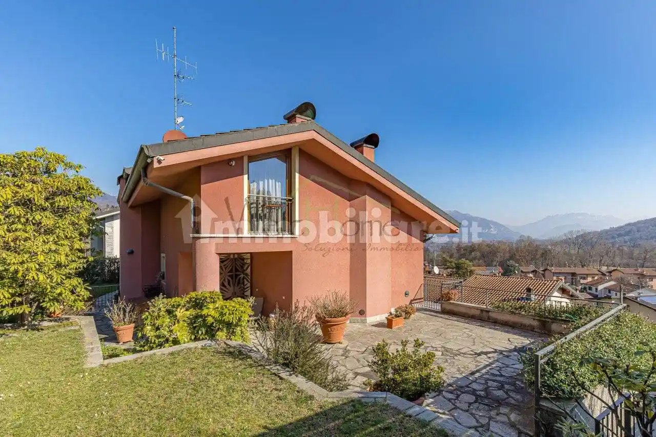 Villa in vendita a Alserio