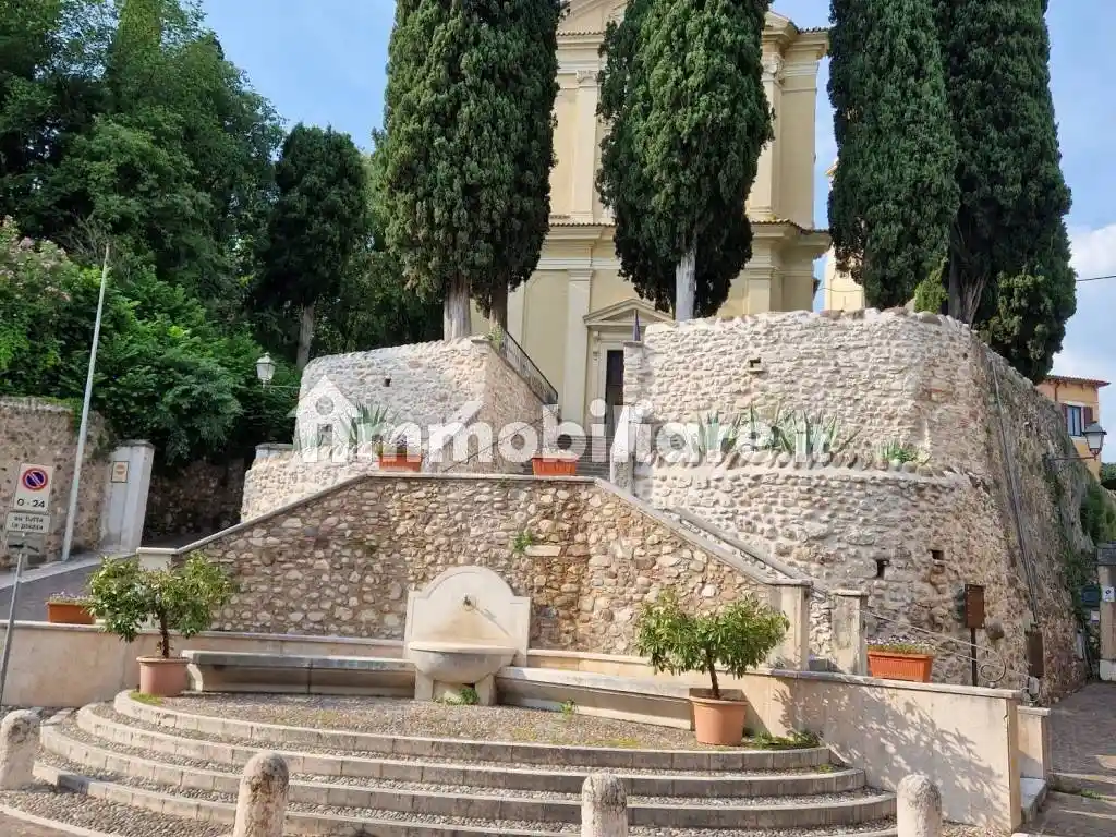 Casa indipendente in vendita a Lazise