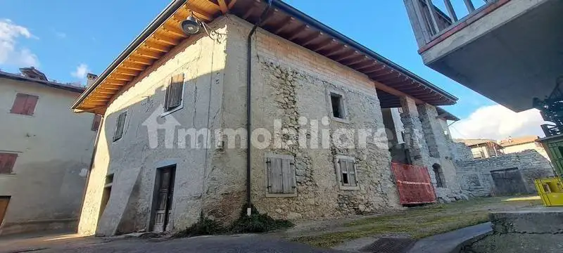 Casa indipendente in vendita a Bleggio Superiore