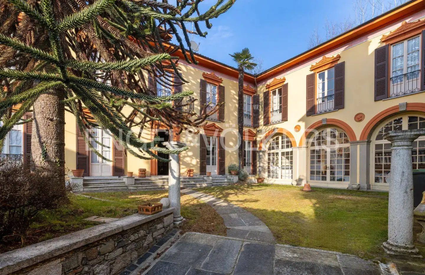 Villa in vendita a Ameno