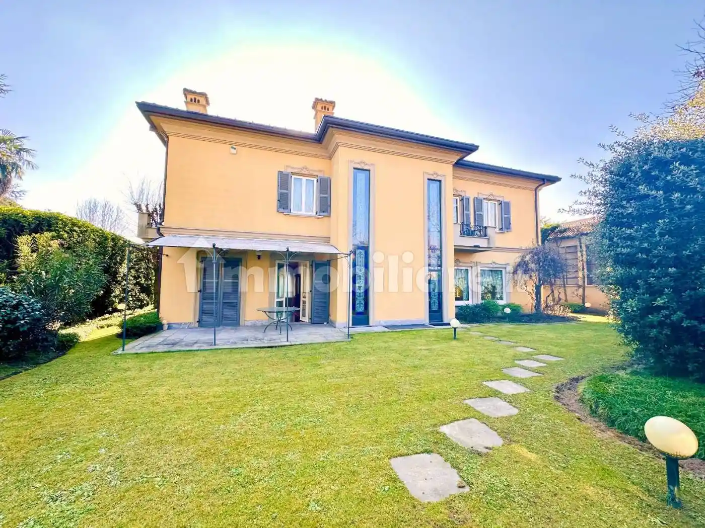 Villa in vendita a Carate Brianza