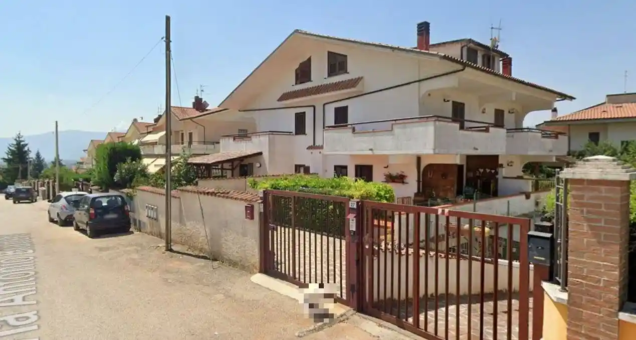 Villa plurifamiliare via Antonio Bianchi 27, Centro, Avezzano - foto 2