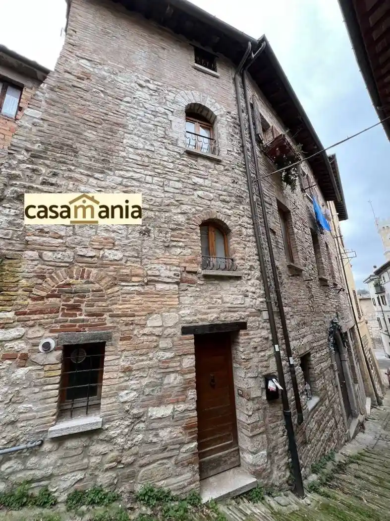 Villa in vendita a Pergola