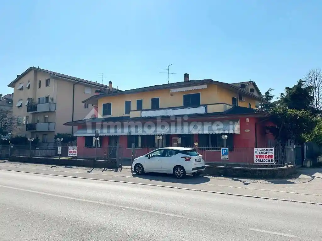 Palazzo - Edificio in vendita a Verona