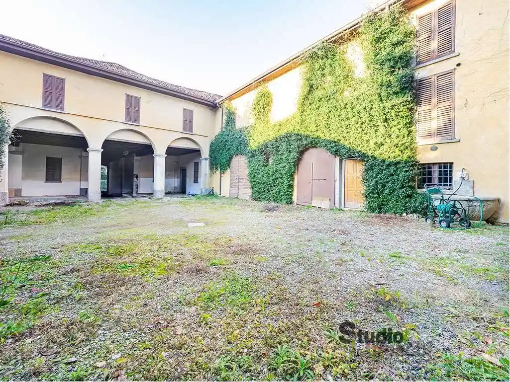 Villa unifamiliare 1000 m², Centro, Bulciago - foto 2