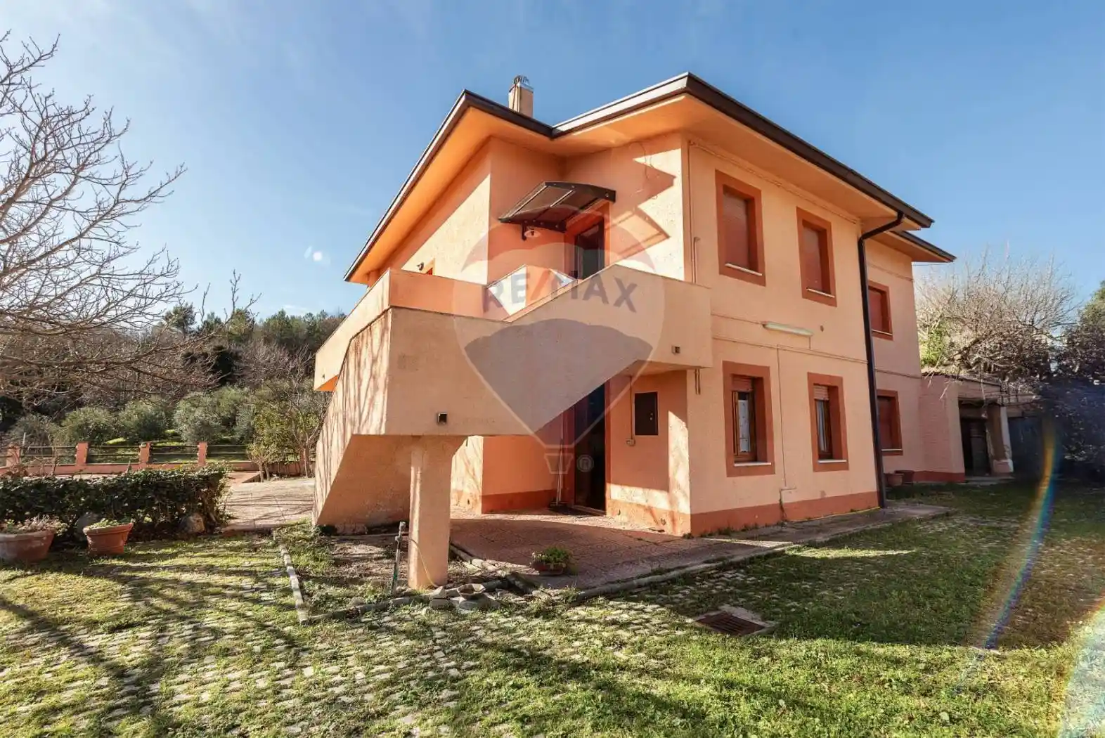 Villa in vendita a Serra San Quirico
