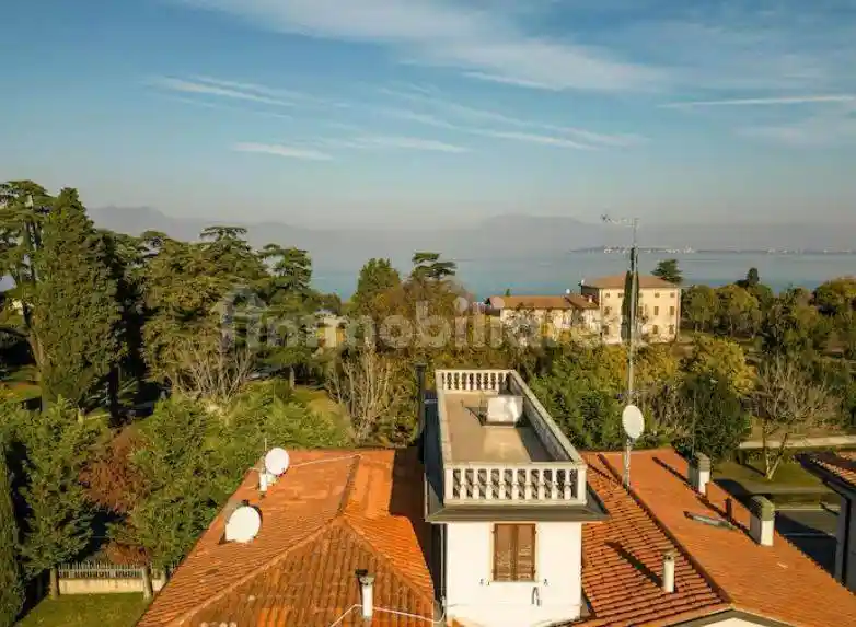 Appartamento in vendita a Desenzano del Garda