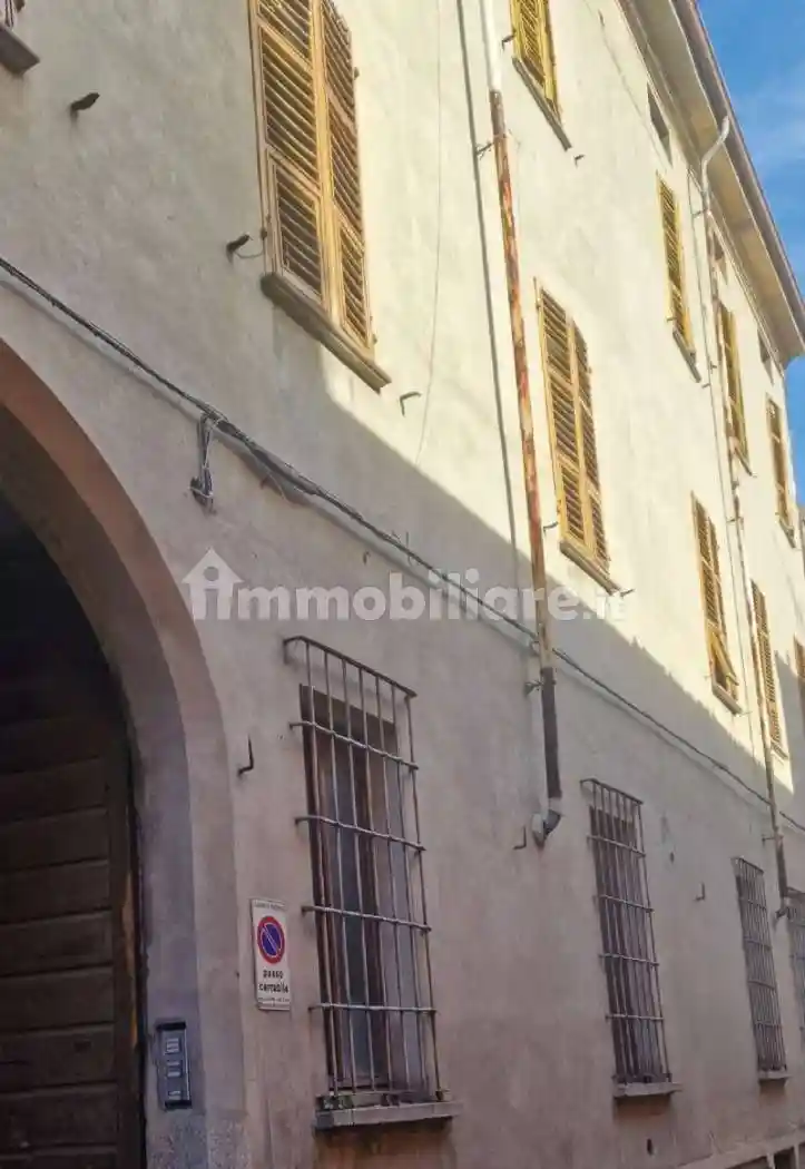Palazzo - Edificio in vendita a Piacenza