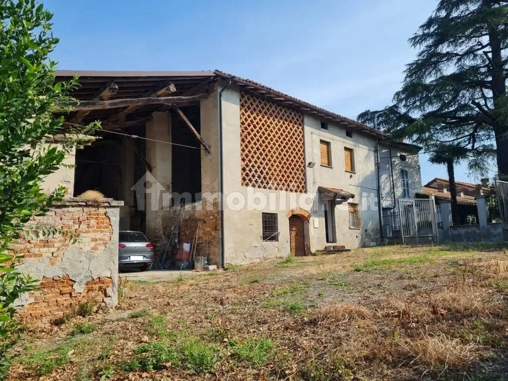 Rustico - Casale in vendita a Zenevredo