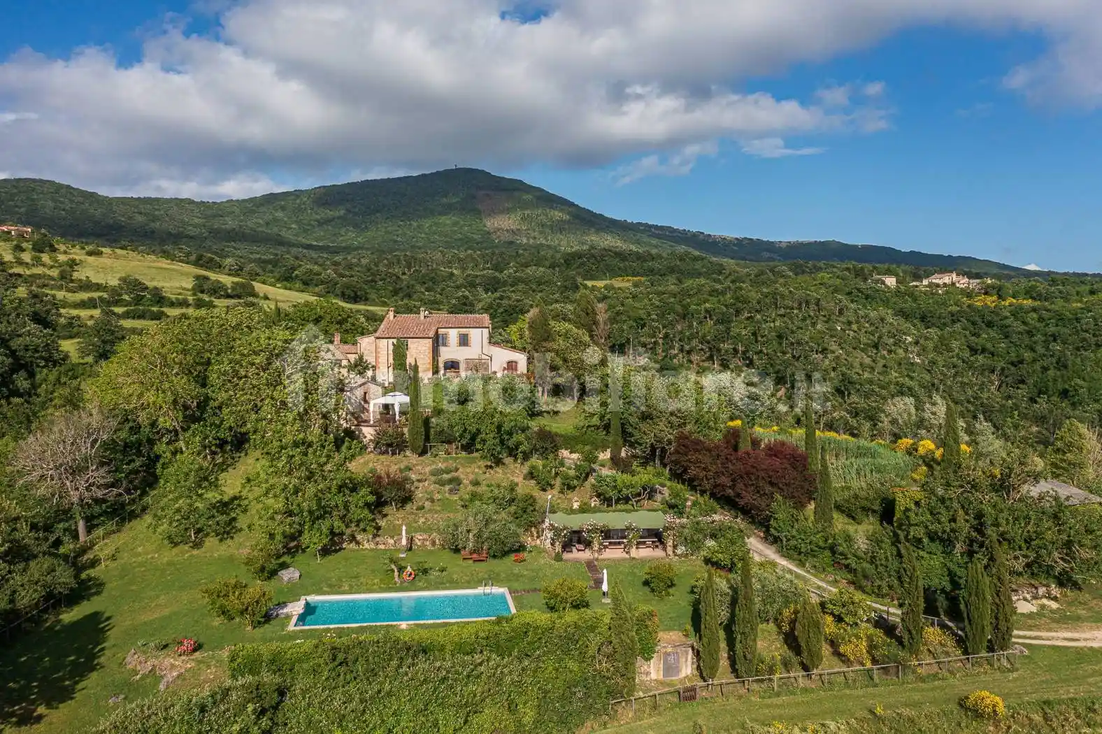 Villa in vendita a Sarteano