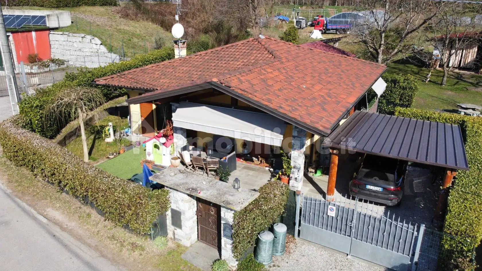 Villa in vendita a Paruzzaro