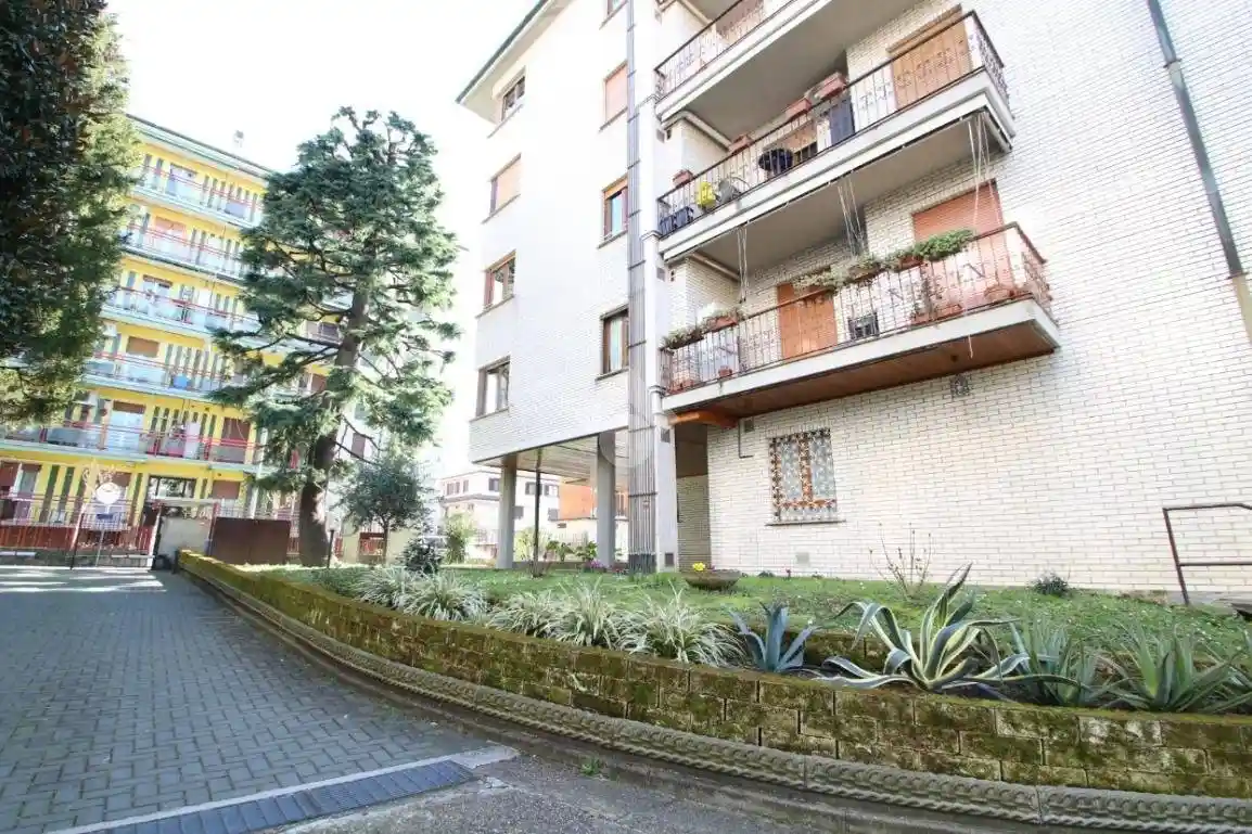 Appartamento in vendita a Garbagnate Milanese