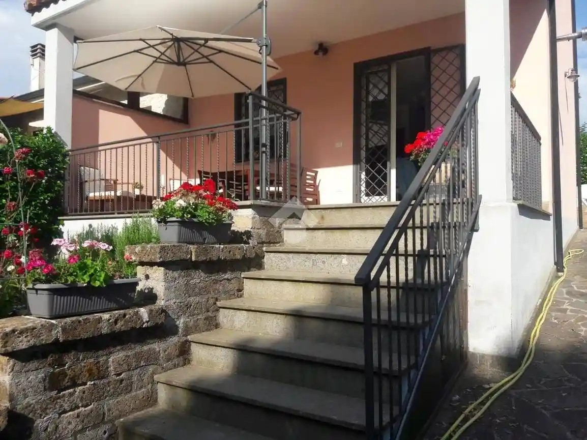 Villa in vendita a Nepi