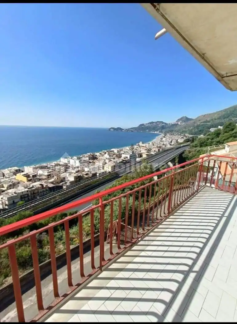 Appartamento in affitto a Letojanni