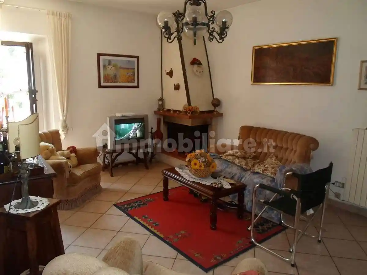 Appartamento via Borgo Vecchio, Centro, Tagliacozzo - foto 2