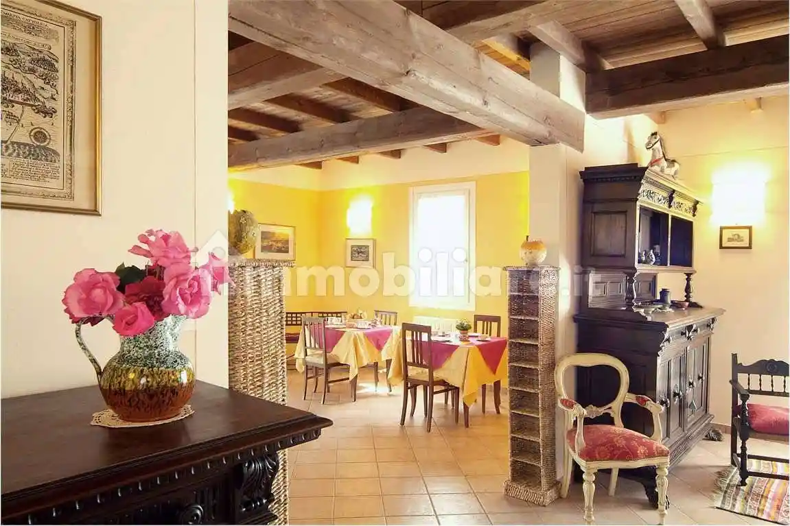 Palazzo - Edificio in vendita a Ferrara