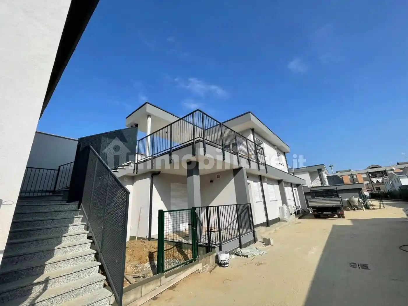 Appartamenti e Ville bifamiliari di nuova costruzione a Milano - foto 2