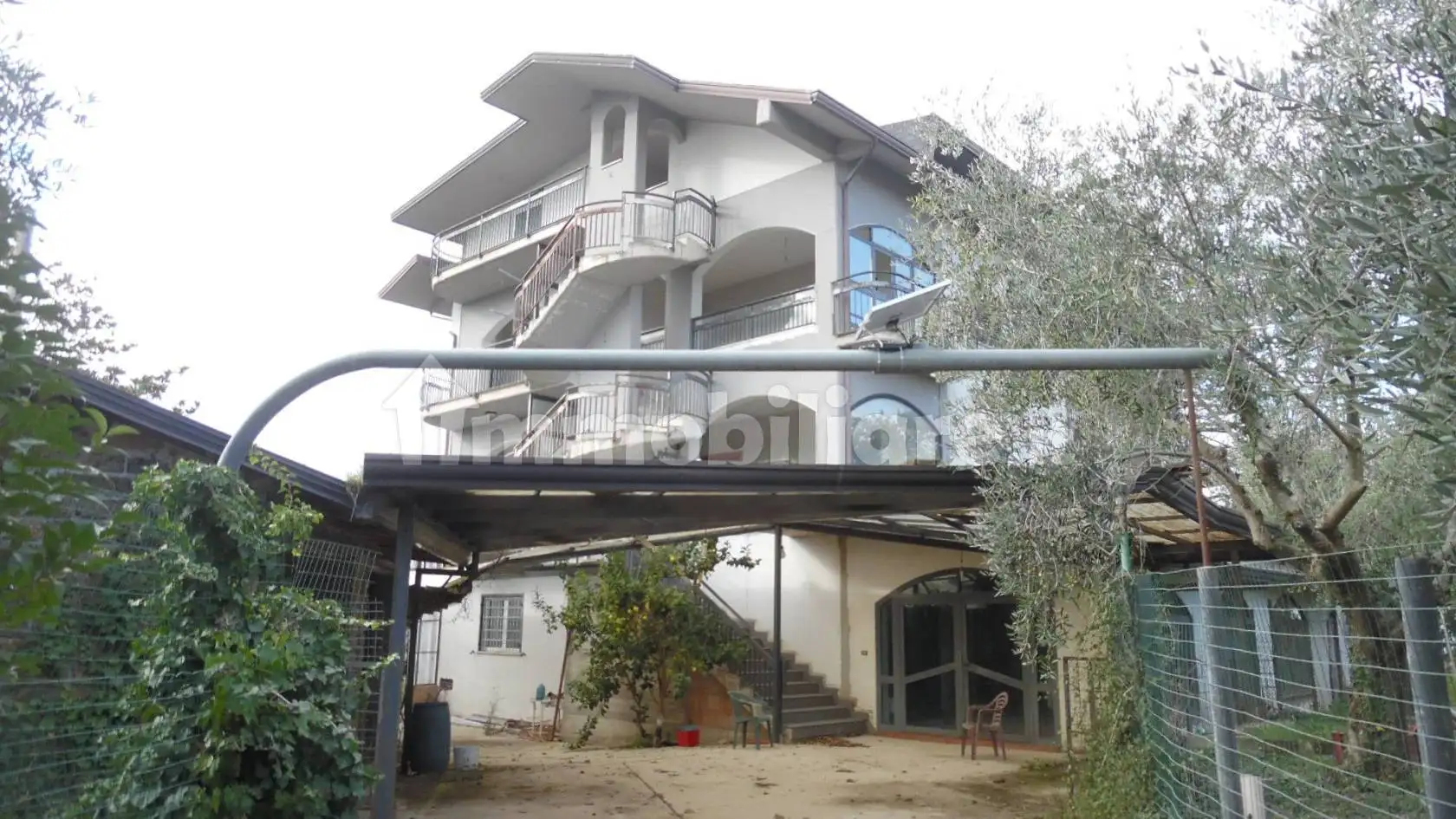 Villa in vendita a Castelfranci