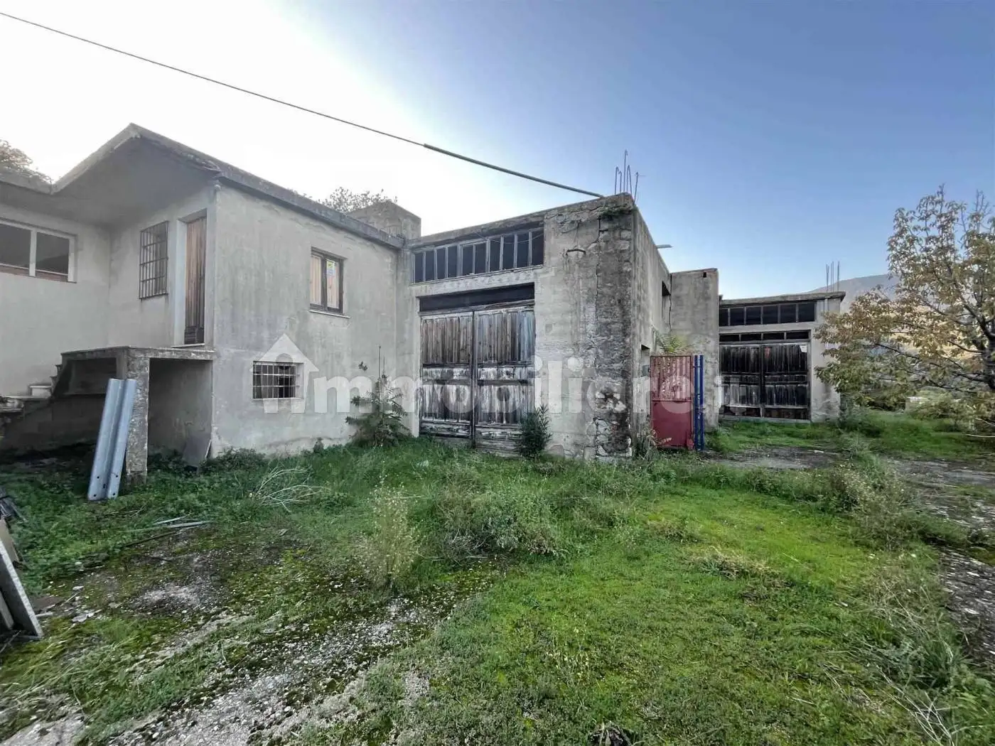 Palazzo - Edificio in vendita a Ilbono