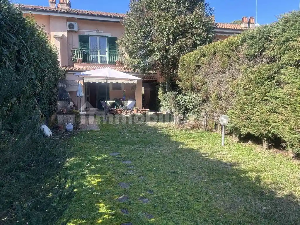 Villa in vendita a Nepi