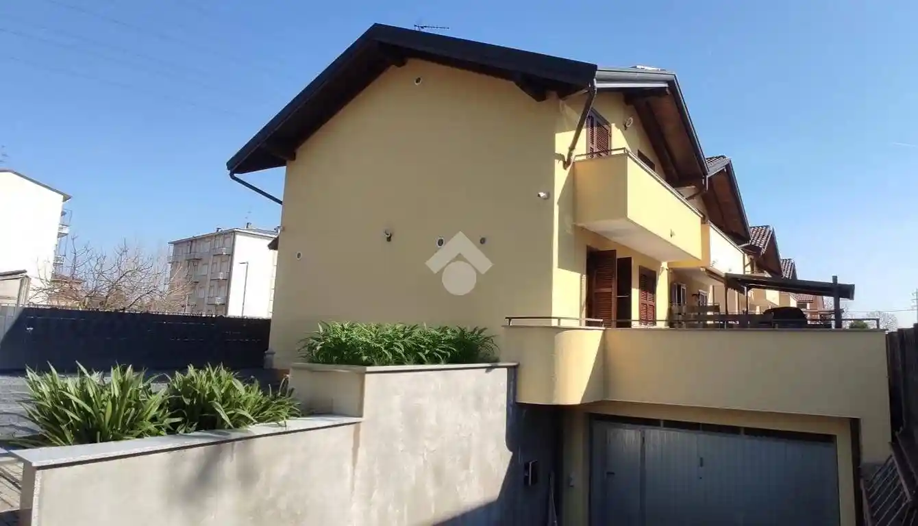 Villa in vendita a Lonate Pozzolo