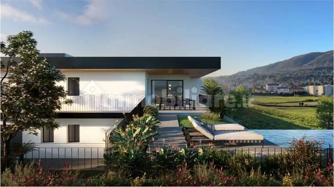 Appartamento in vendita a Erba