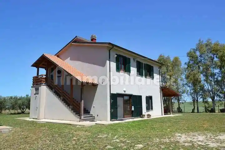 Rustico - Casale in vendita a Tuscania