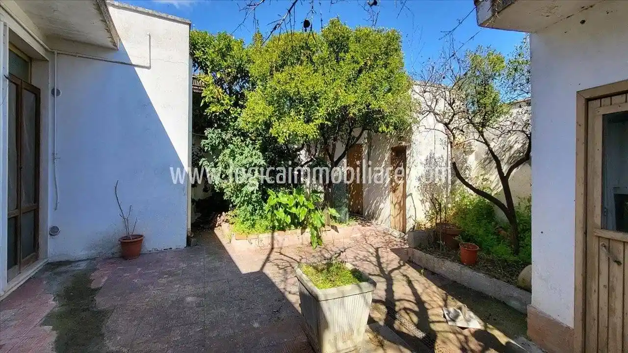 Casa indipendente in vendita a Campi Salentina