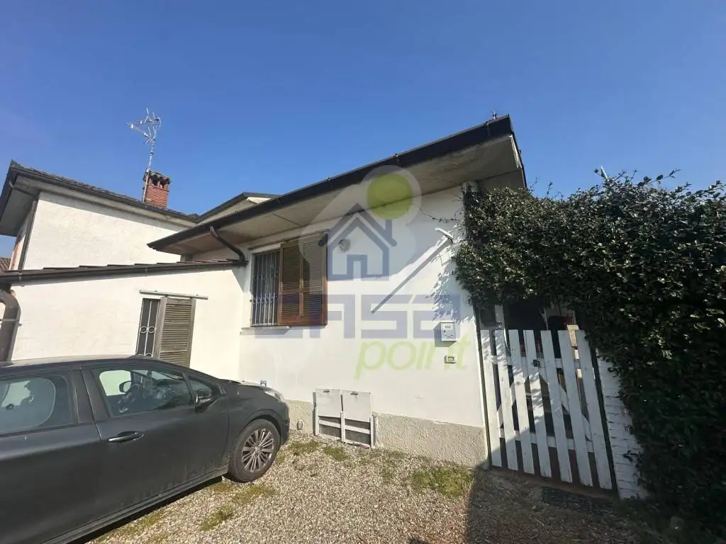 Casa indipendente in affitto a Miradolo Terme