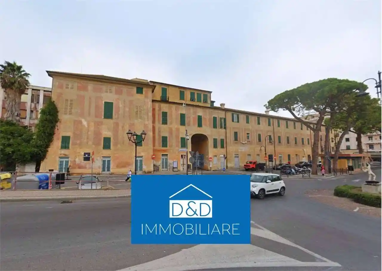 Palazzo - Stabile in vendita a Albenga
