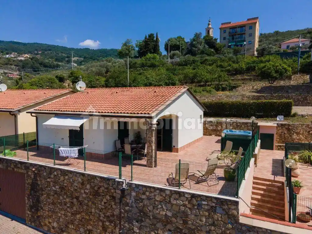 Villa in vendita a Pietra Ligure