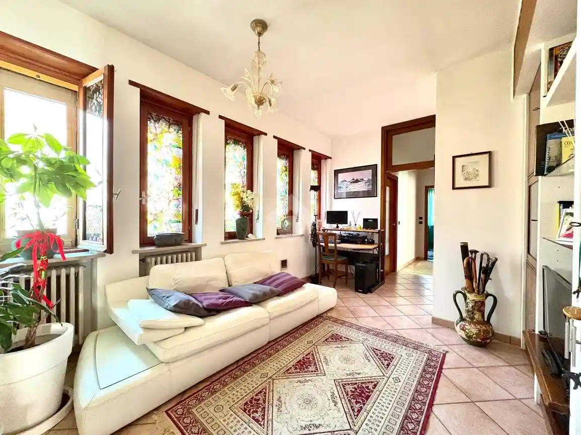 Villa in vendita a La Loggia