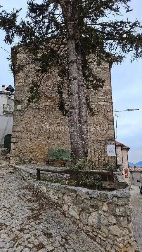Palazzo - Edificio in vendita a Rocca di Mezzo