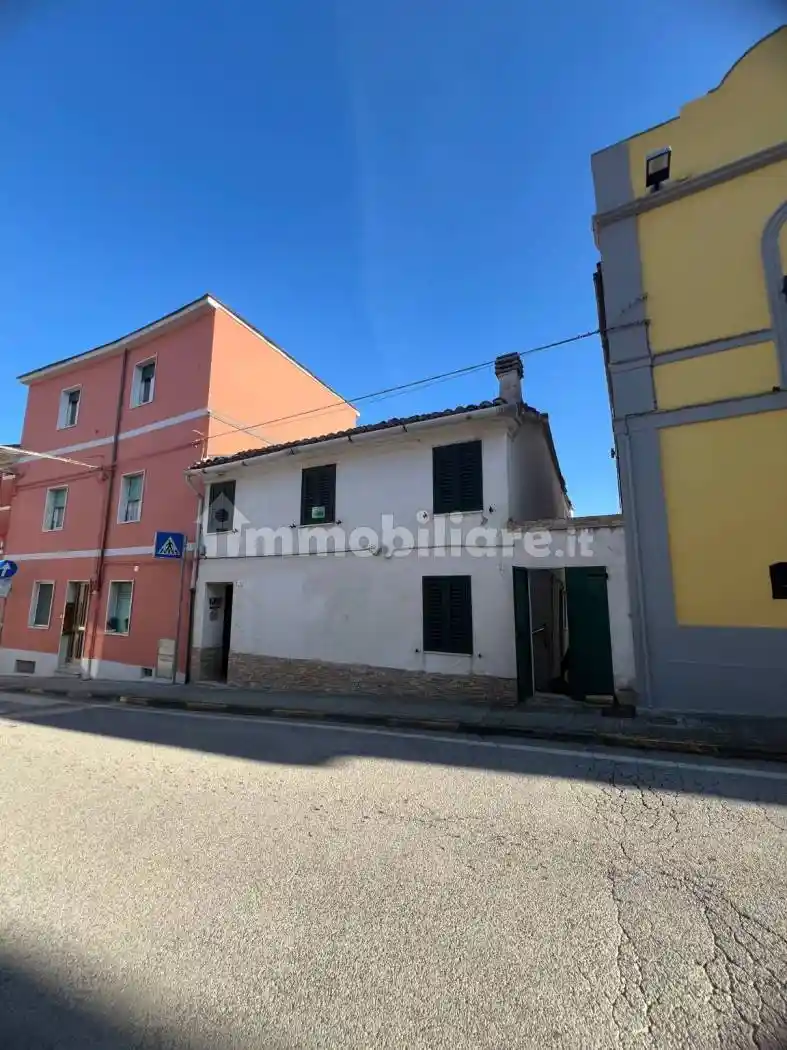 Palazzo - Edificio in vendita a Falconara Marittima