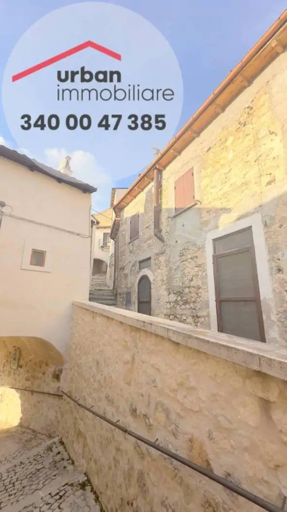 Casa indipendente in vendita a Castel del Monte