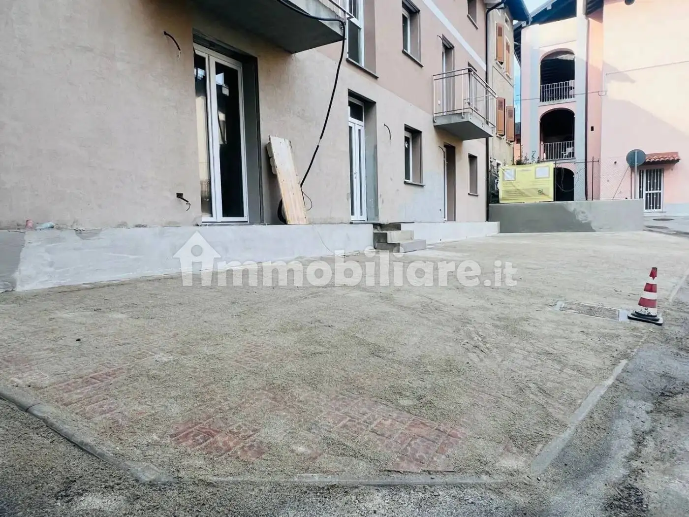 Trilocale via Sagrato Parrocchiale San C., Cremenaga - foto 2