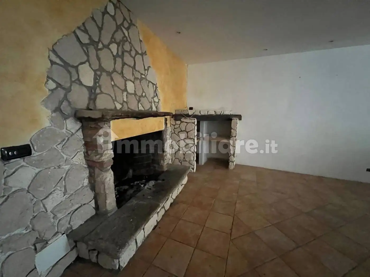 Appartamento in vendita a Brusimpiano