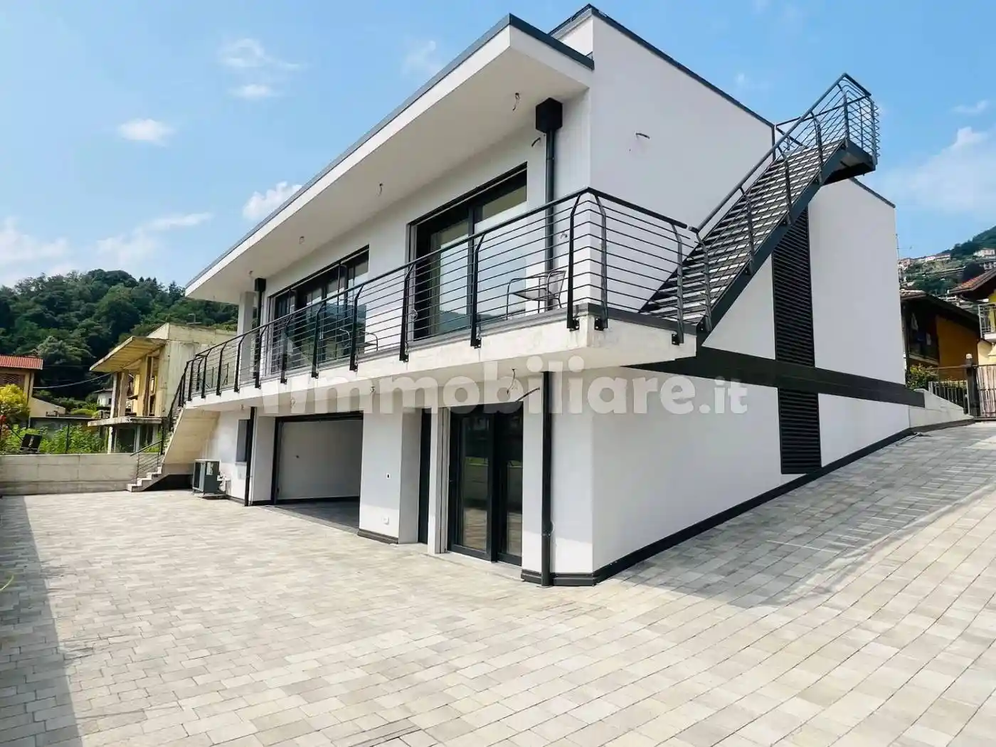 Villa in vendita a Lavena Ponte Tresa