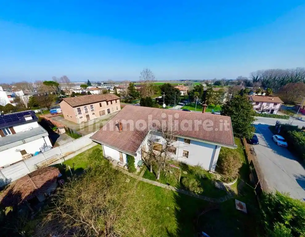 Villa in vendita a Massa Lombarda