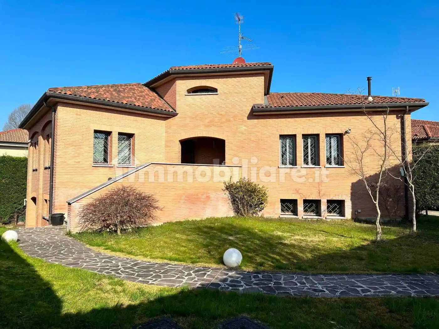 Villa in vendita a Bernareggio