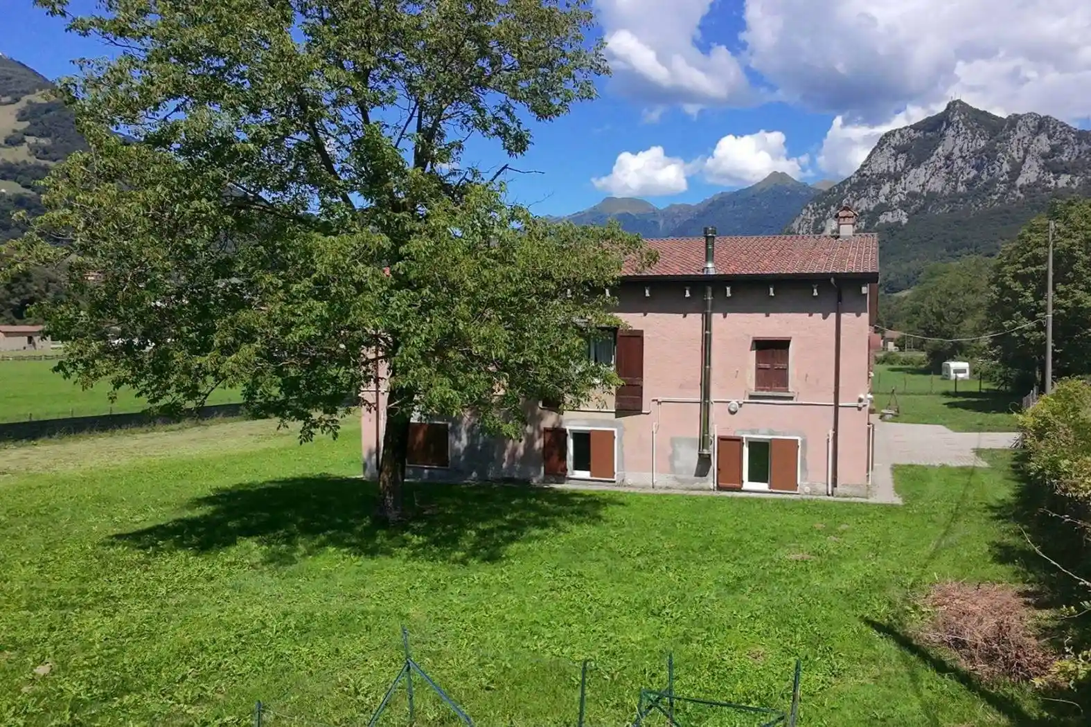Villa in vendita a Barzio