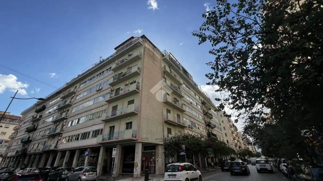 Appartamento largo Parini 18, Notarbartolo - Sciuti, Palermo - foto 2