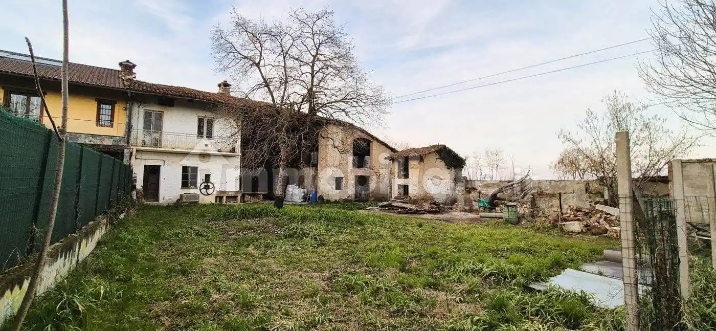 Rustico - Casale in vendita a Pinerolo