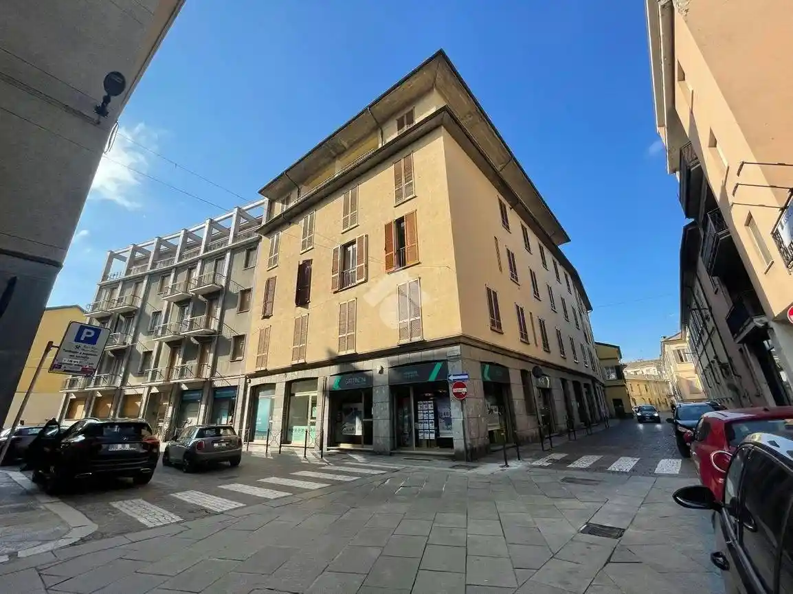 Appartamento in vendita a Voghera