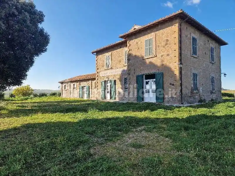 Rustico - Casale in vendita a Tuscania